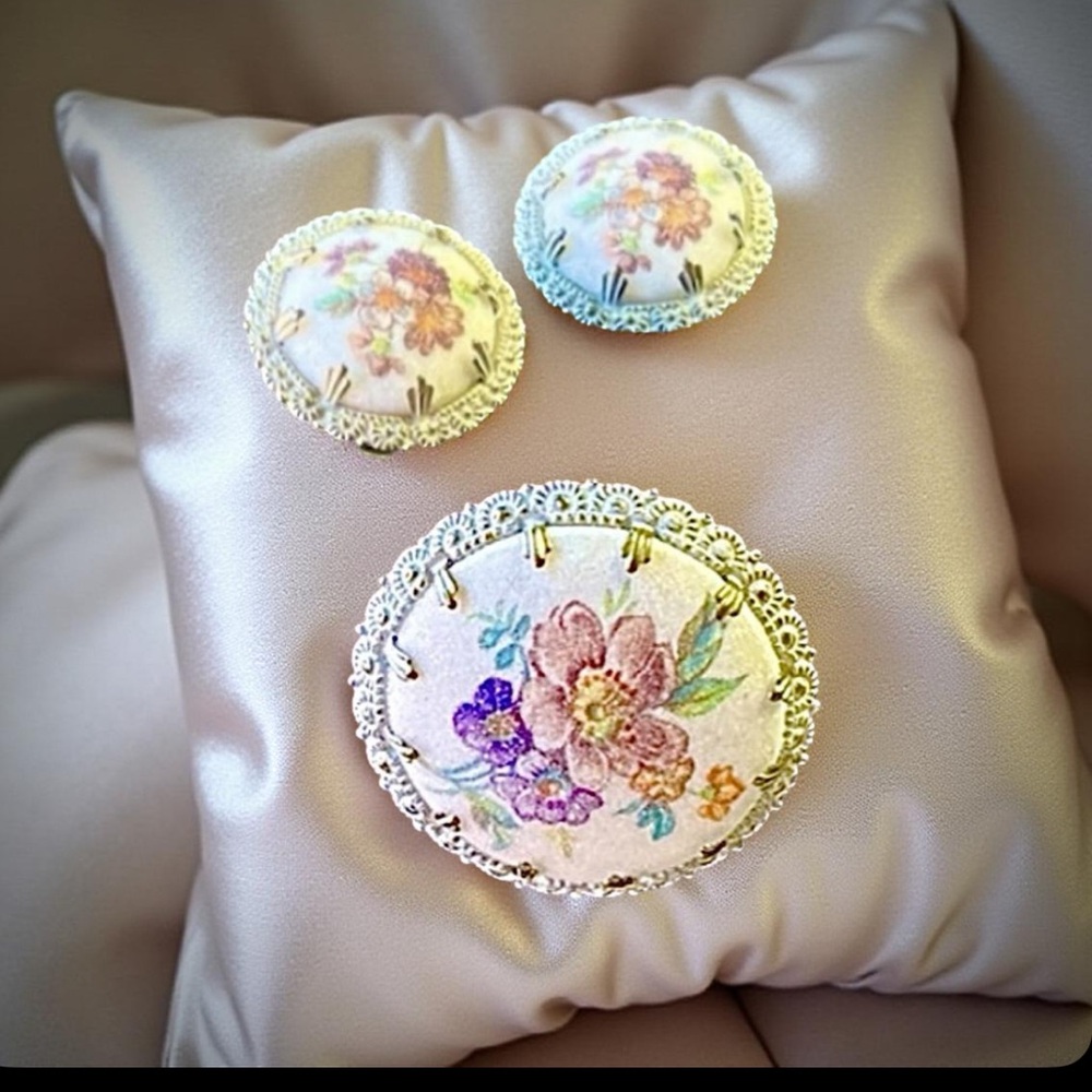 Vintage Jewelry set Brooch & Earrings Called Sugar Coated West Germany